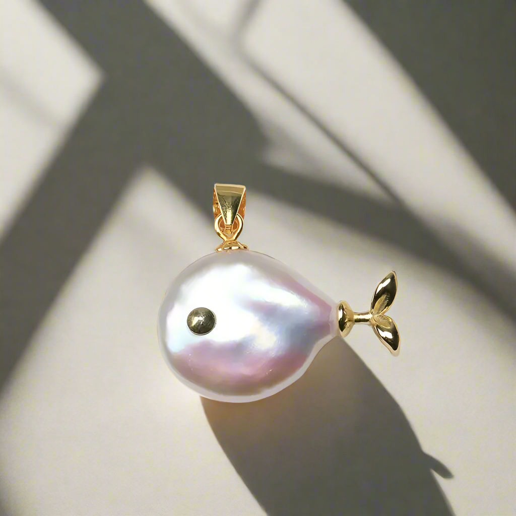 BAROQUE PEARL FISH PENDANT - GOLD