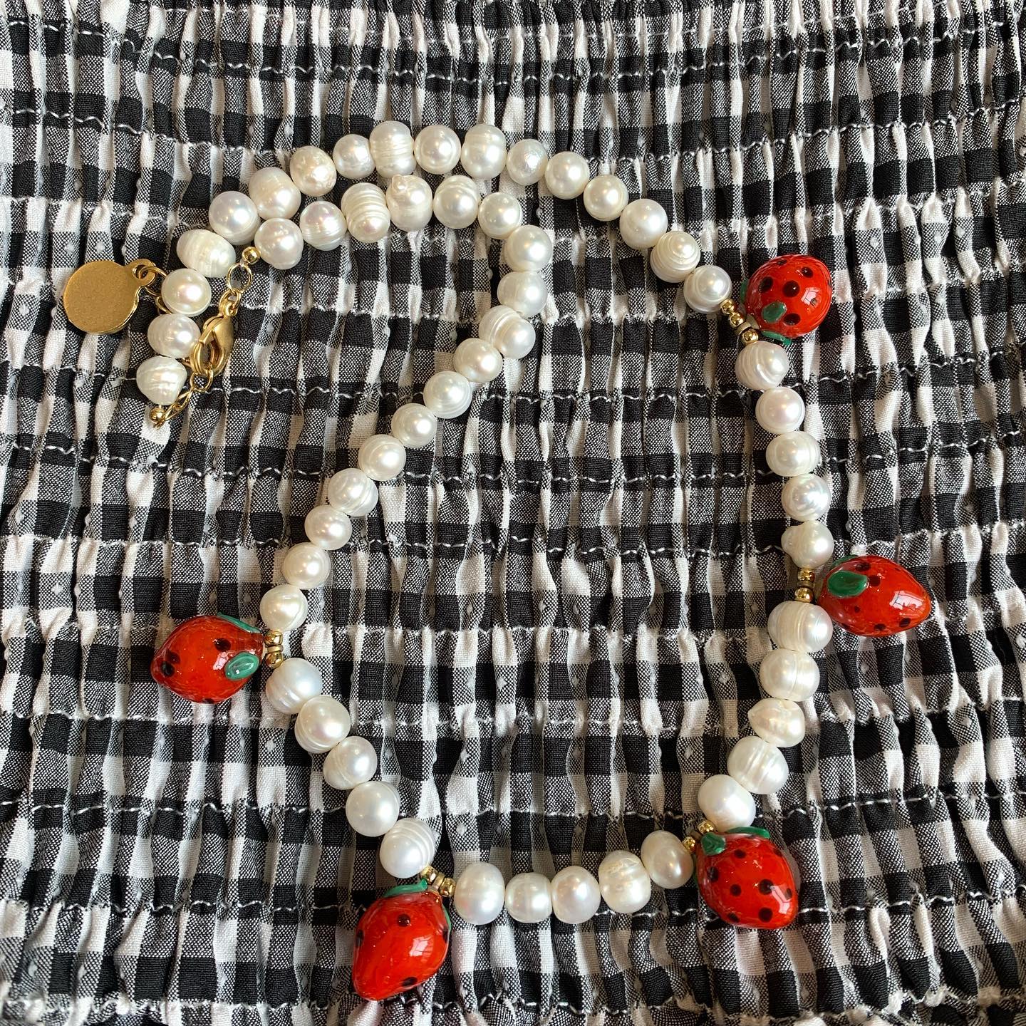 STRAWBERRY NECKLACE