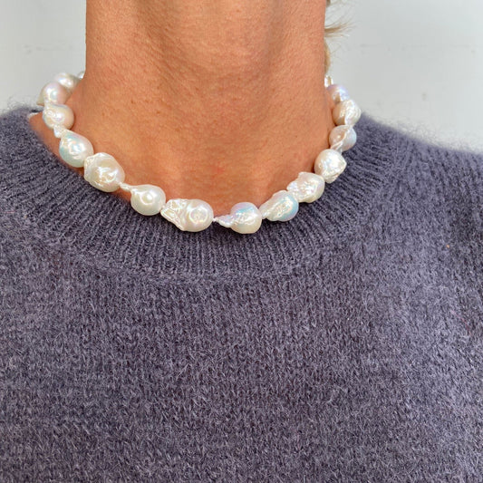 BAROQUE PEARL NECKLACE