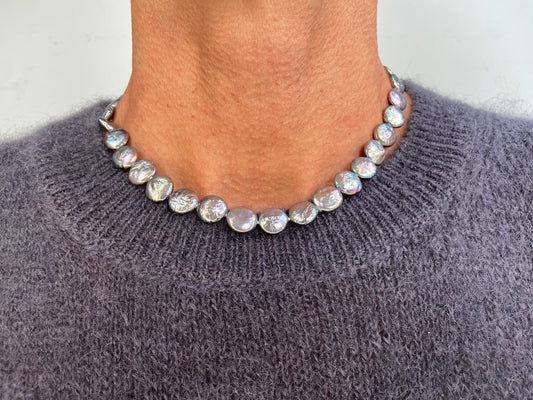 FLAT BLACK PEARL NECKLACE