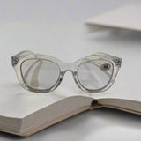 Photochromatic Fashion Readers