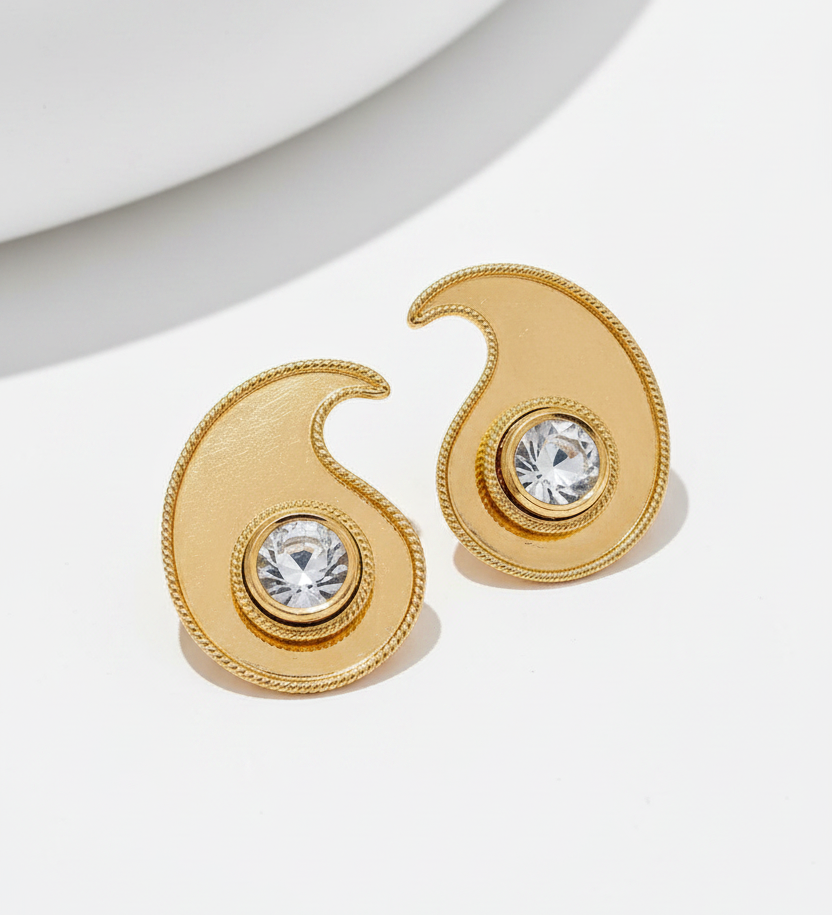 Maharani Paisley Earrings in Gold