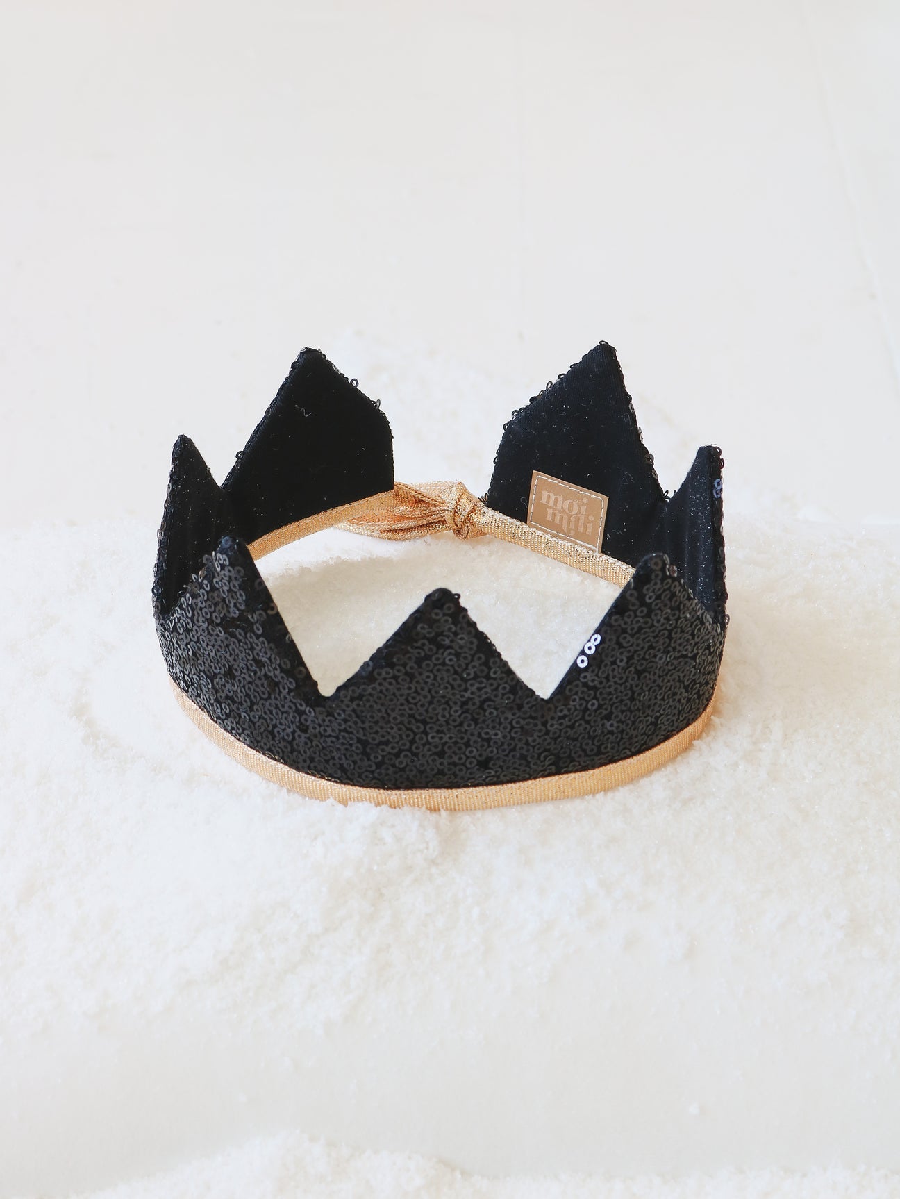 BLACK SEQUINS CROWN