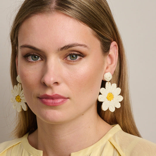 RAFFIA DAISY EARRING