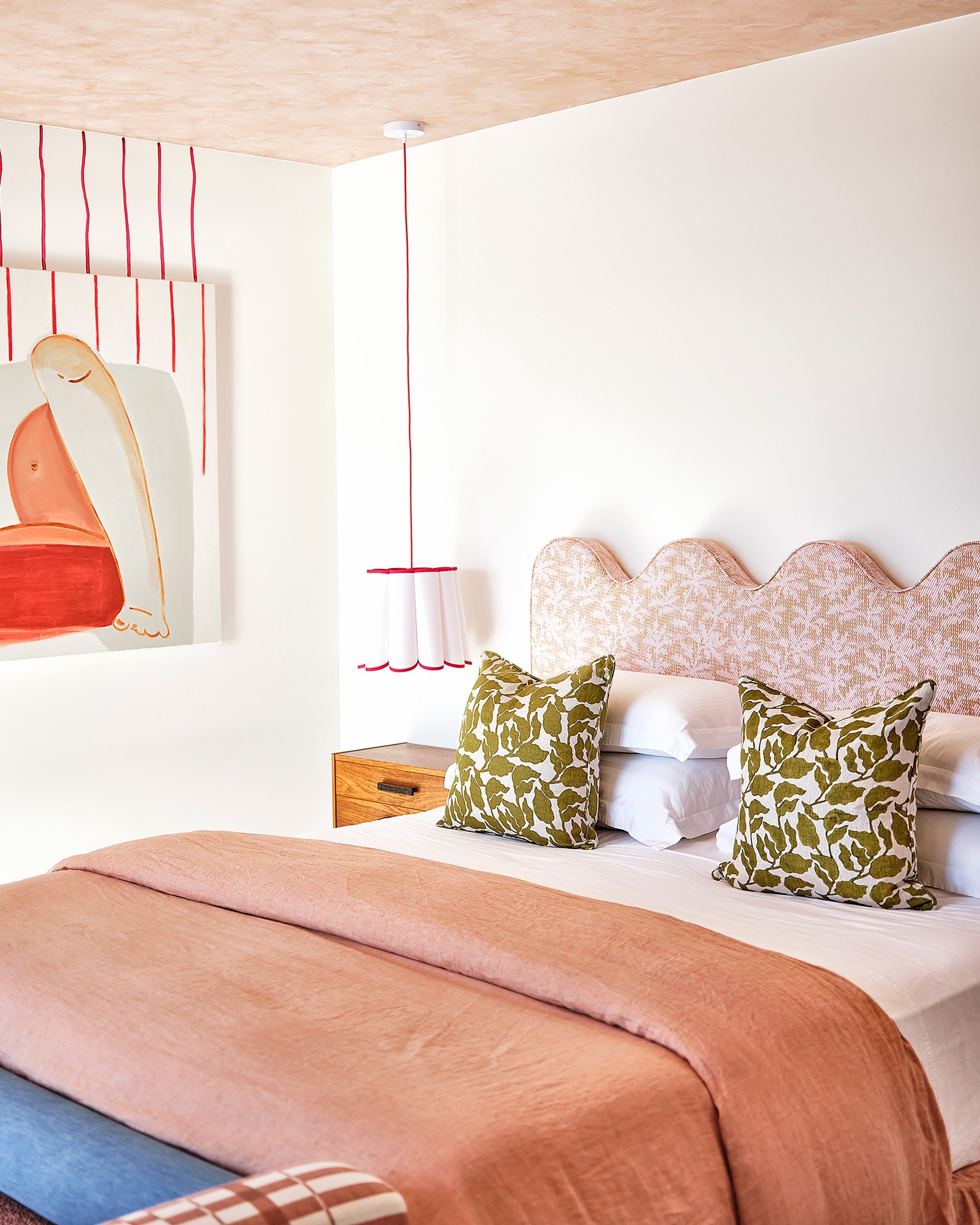 Flores Moss fabric by Walter G shown in a styled interior, reference LINN17.020
