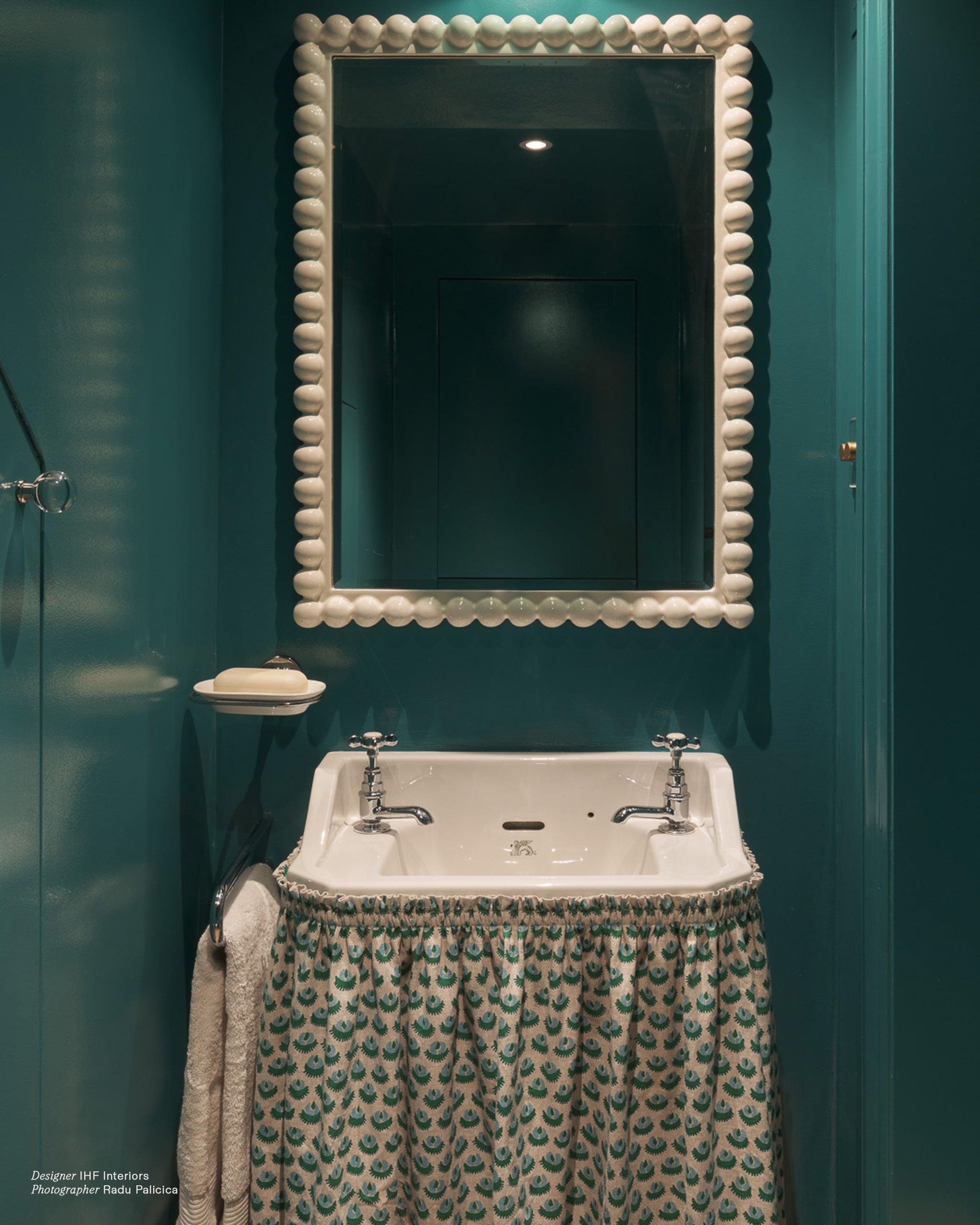 Cadiz Emerald fabric by Walter G shown in a styled interior, reference LINN21.005