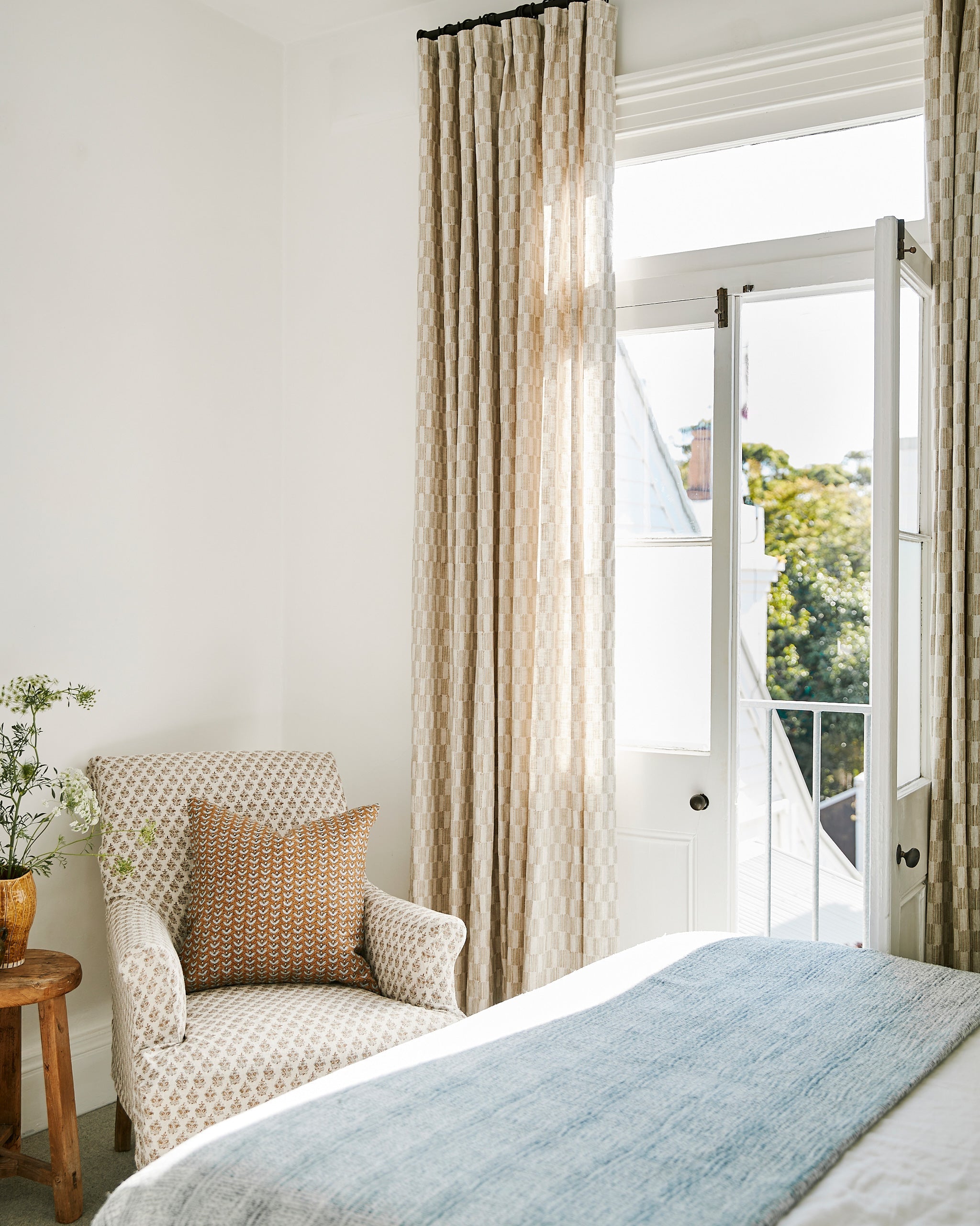 Lagos Elm fabric by Walter G shown in a styled interior, reference LINN24.003