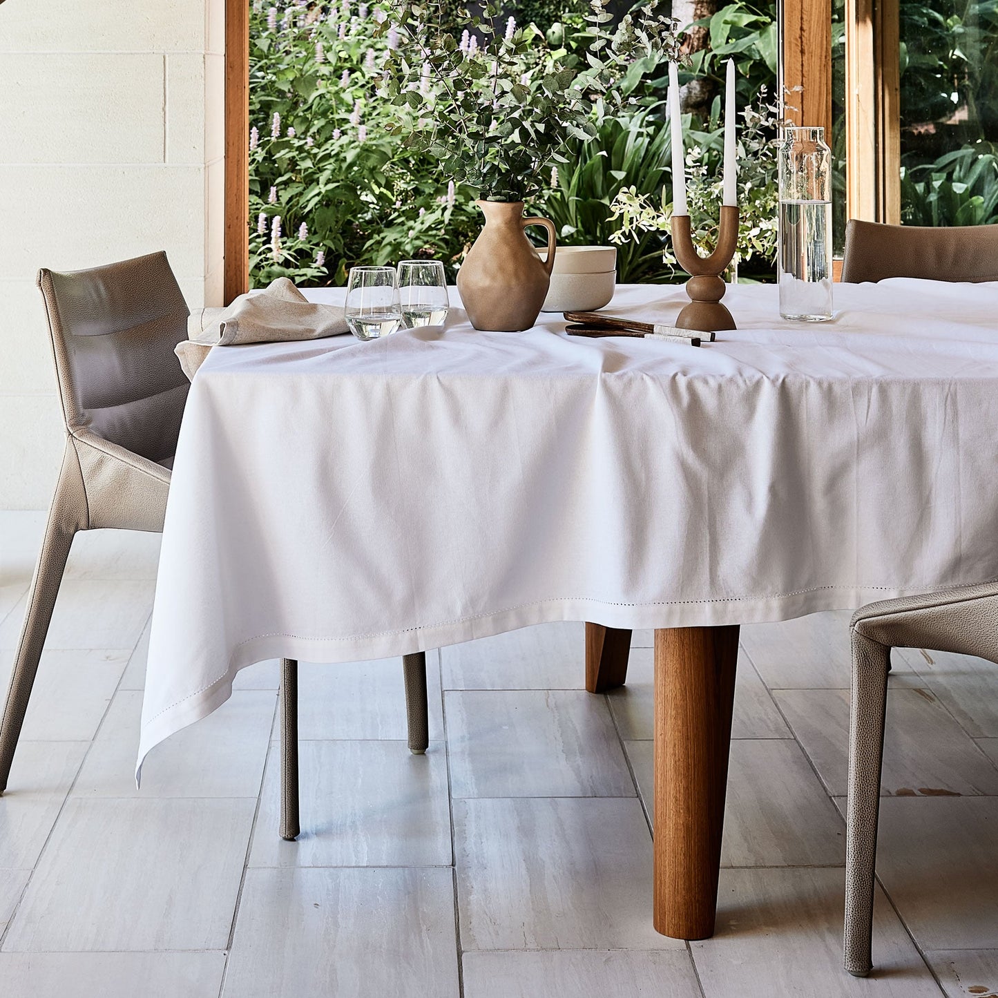 JETTY WHITE TABLECLOTH 150cm